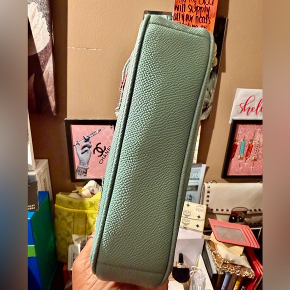 COACH CHALK HAWAIIAN FLORAL EMBROIDERY BEADED LARGE WRISTLET (LE) - Picture 9 of 15